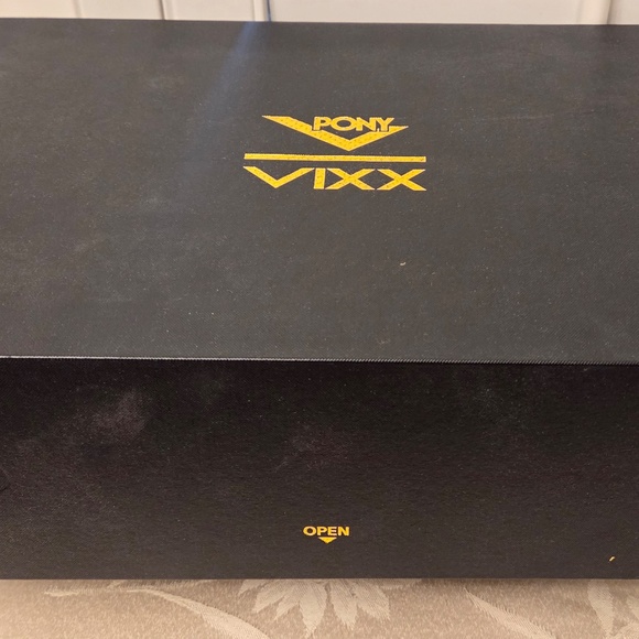 VIXX PONY "Liberty" Limited Edition SUPER HERO Black Sneakers 'RARE' KPOP - Picture 4 of 15